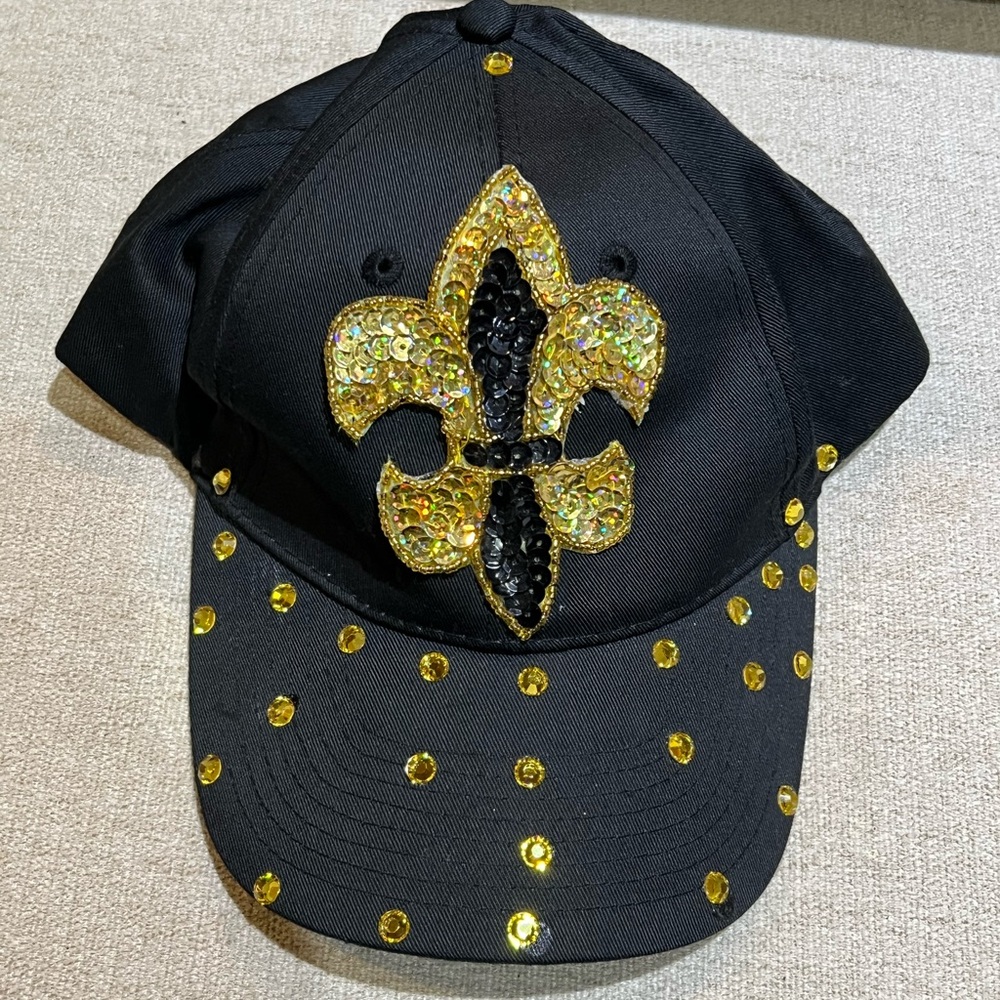 Black & Gold Fleur De Lis SnapBack Hat